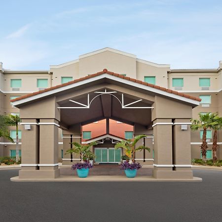 Holiday Inn Express & Suites Pembroke Pines-Sheridan St By Ihg Exterior photo