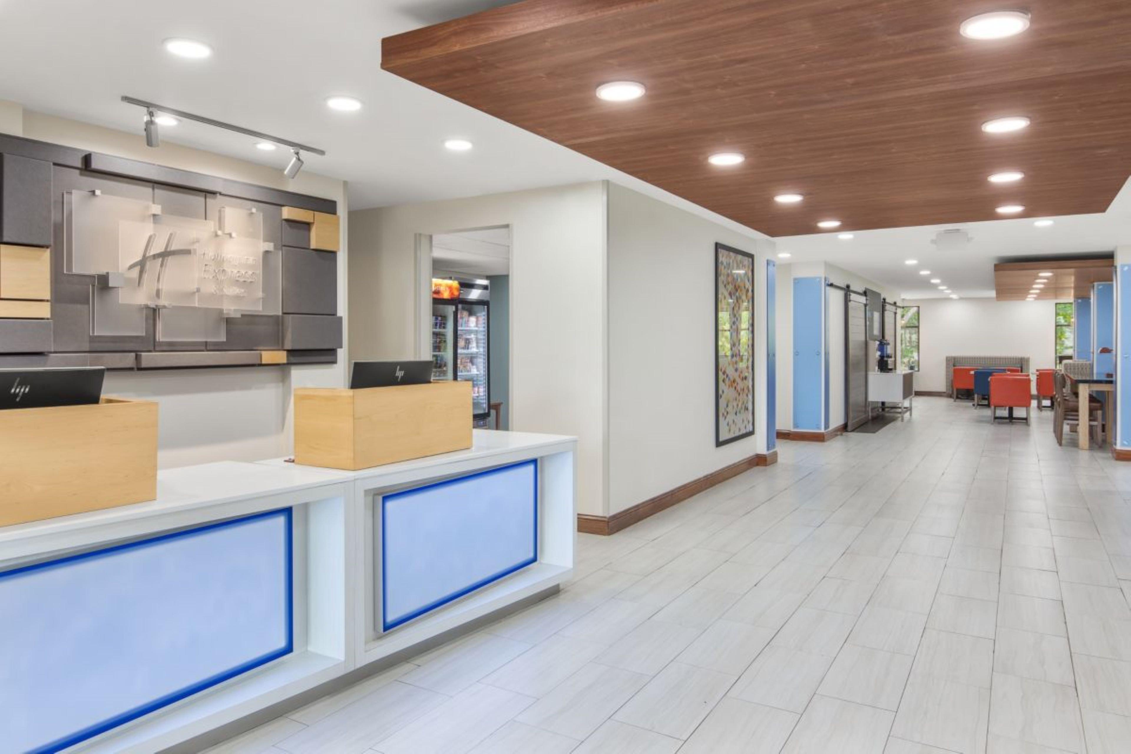 Holiday Inn Express & Suites Pembroke Pines-Sheridan St By Ihg Exterior photo